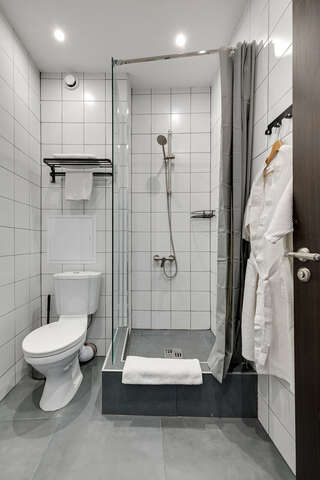 Гостиница Seven Hills Москва Улучшенный двухместный номер с 2 отдельными кроватями-8