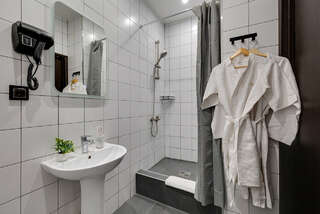 Гостиница Seven Hills Москва Улучшенный двухместный номер с 2 отдельными кроватями-10